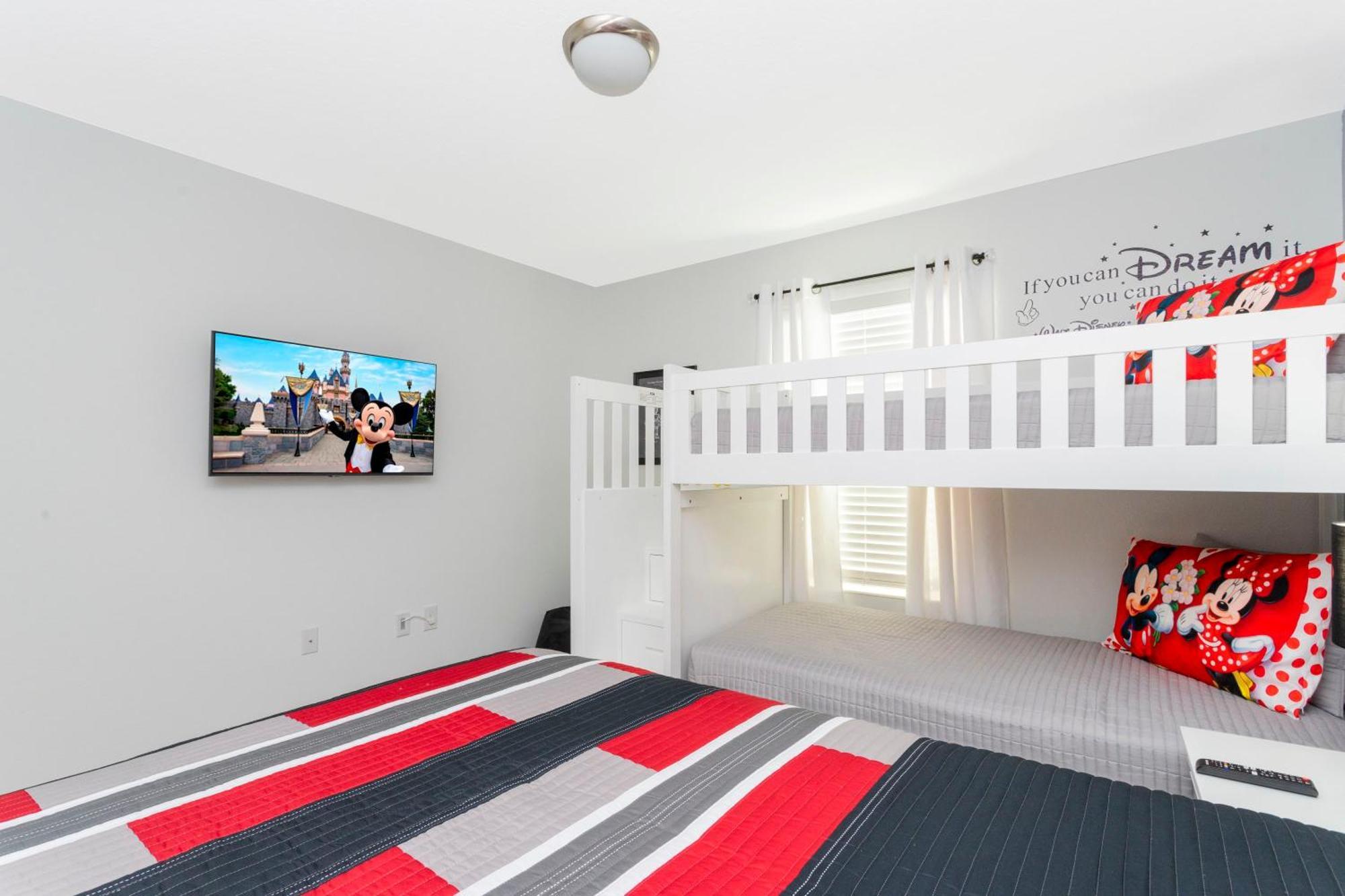 Hébergement de vacances Stunning 4 Bd W/ Pool Close To @ Champions Gate 990 *